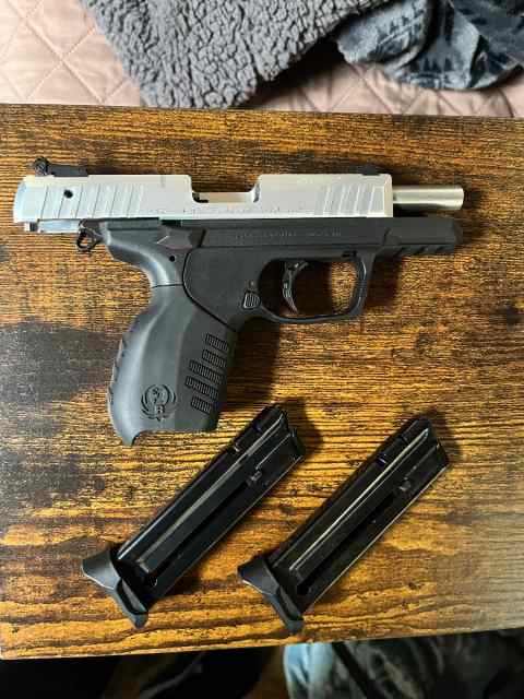 Ruger sr22 black/silver