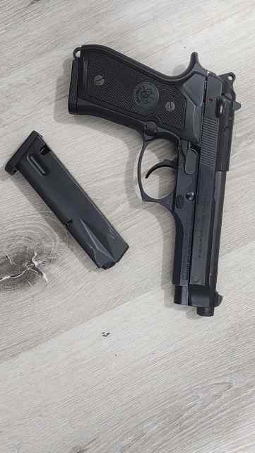 Beretta 92fs 9mm and glock 19 gen 5