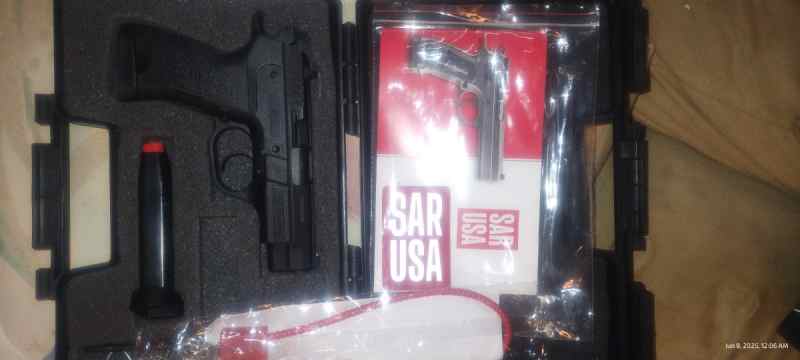New SAR B6C 9mm. Case+2-13rd mags&amp; trigger lock.