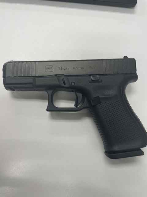 ( BRAND NEW ) Gen 5 Glock 19 for sale  600 Firm