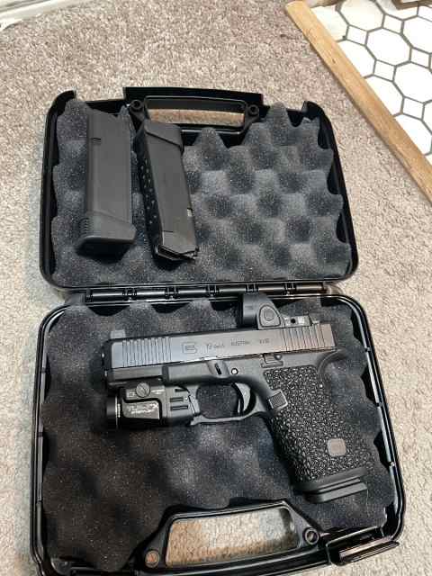 Glock 19 Gen 5 SRO/Stipple/TLR7X