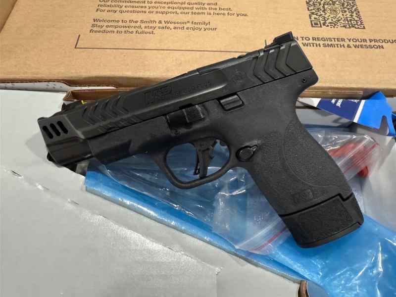 Smith &amp; Wesson Carry Comp