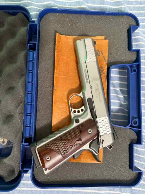 Smith and wesson 1911