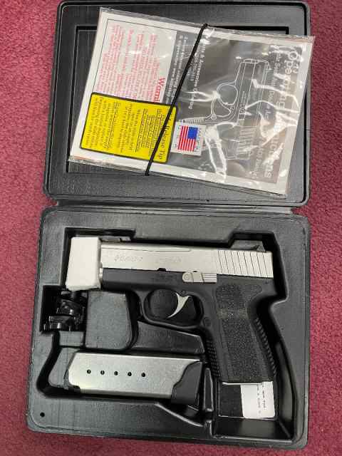 Kahr PM40 .40cal pistol 