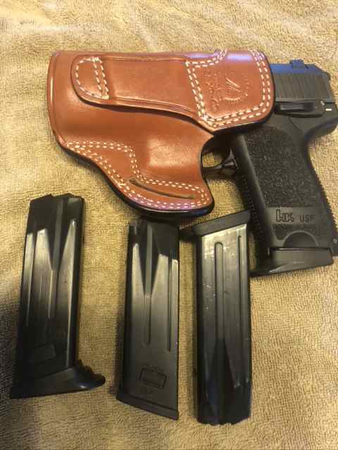 HK USP COMPACT 40 S&amp;W Like New+ HOLSTER AND 4 MAGS