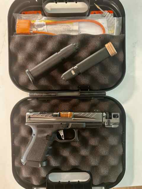 Glock 1 .jpg