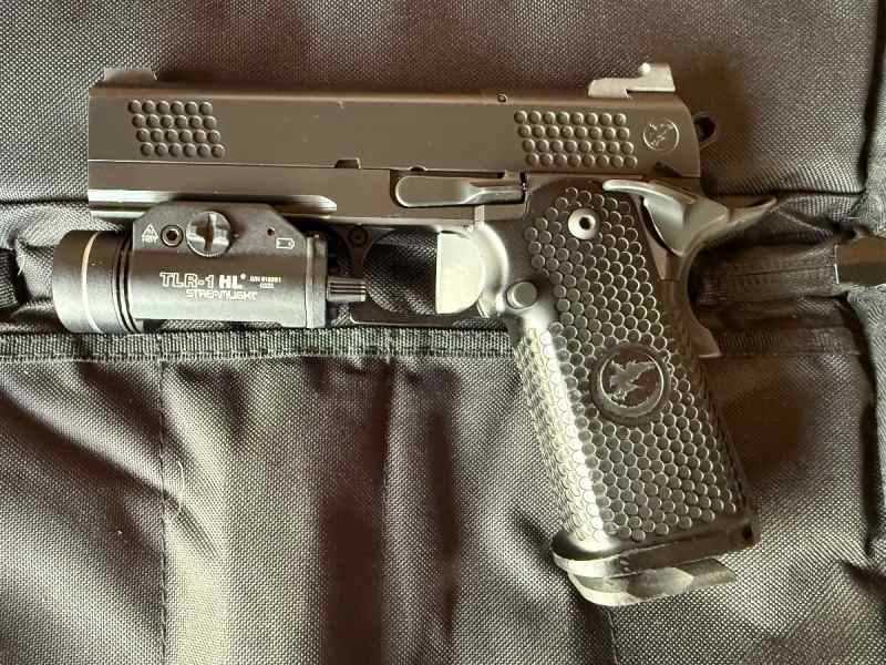 Nighthawk Custom TRS Commander 9mm - IOS Cut