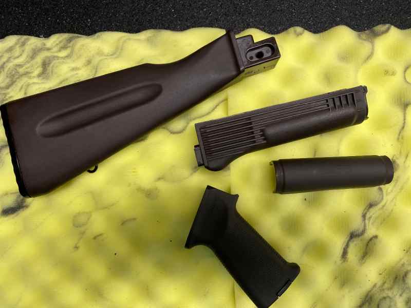 AK Plum Furniture Set Magpul Grip 