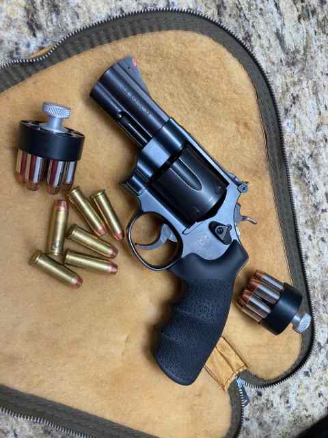 Rare Smith and Wesson Bounty Hunter 44 magnum 