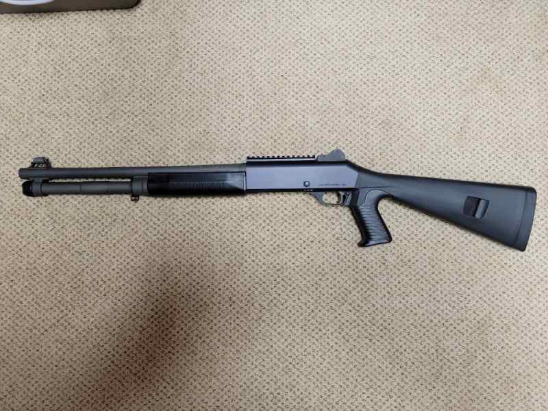 Benelli M1014 1.jpg