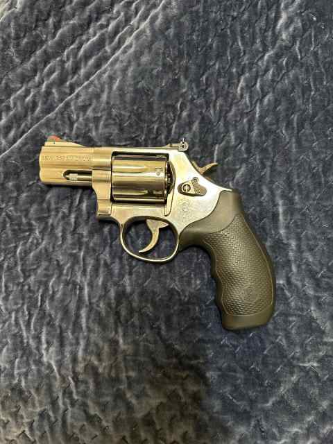 Smith and Wesson 686 plus
