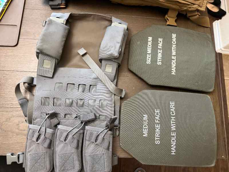 Medium &amp; Large ESAPI plates &amp; Plate Carriers 