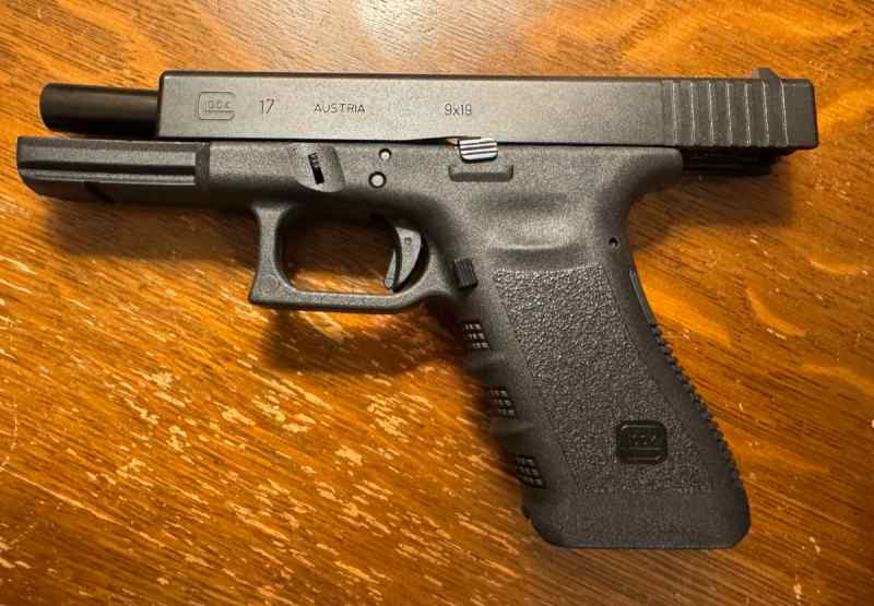 Glock 4.jpg