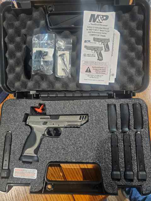 Smith &amp; Wesson 
