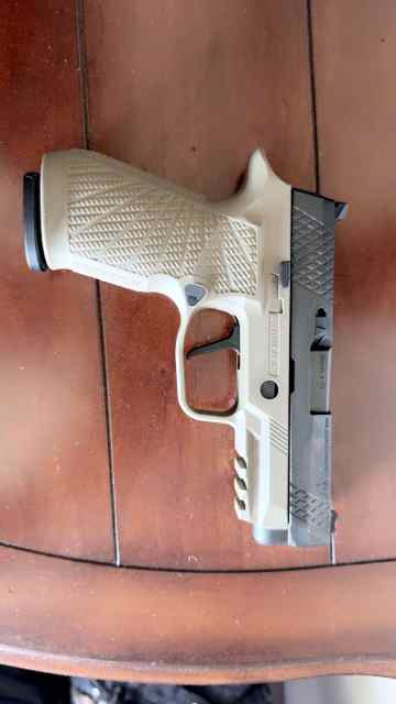 Wilson combat P320 Carry FDE 9mm