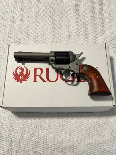 Ruger Wrangler &amp; Holster NIB