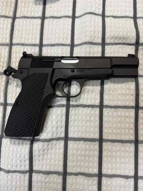 Springfield SA-35 &amp; ammo
