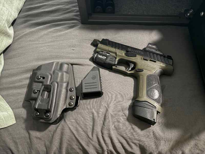 Beretta APX A1 w/ Accessories 