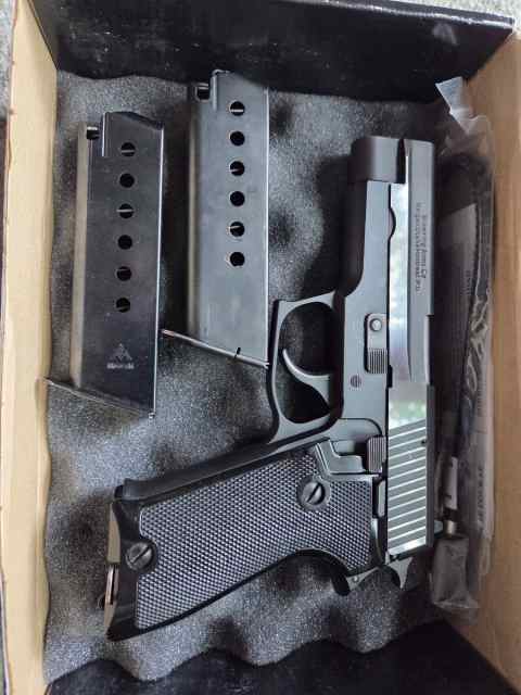Browning BDA 45 / West German Sig P220