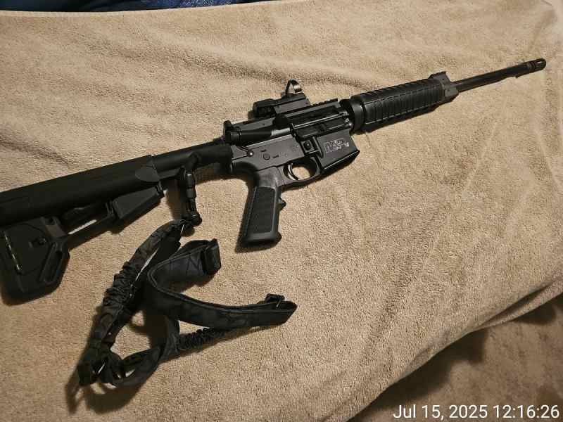 S&amp;W M&amp;P 15 AR 15