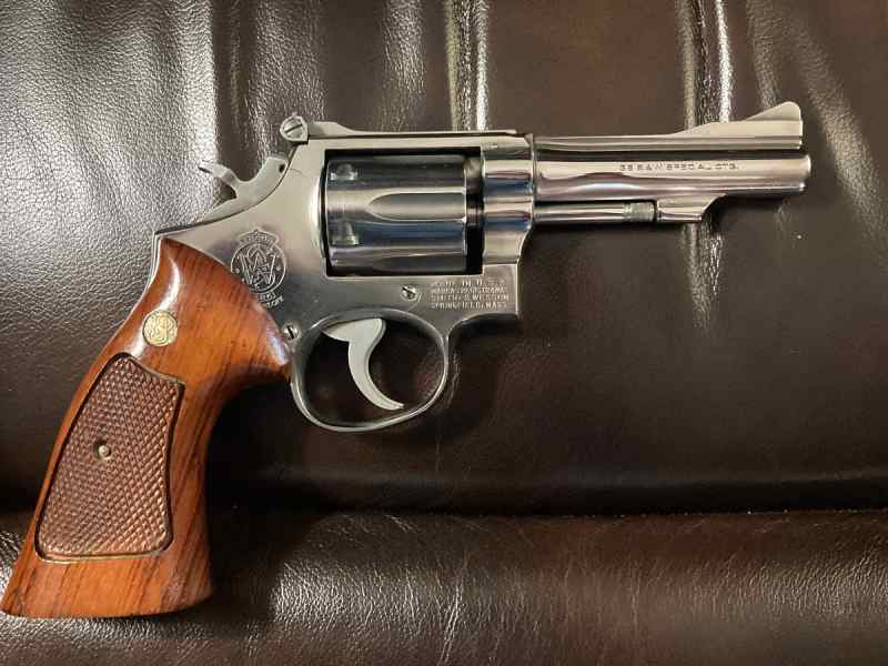 Smith &amp; Wesson 67 (no dash) 38 special