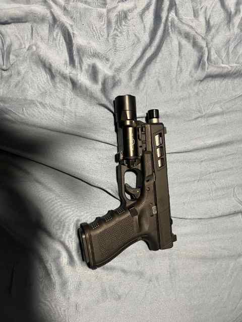 Glock 19 with extras