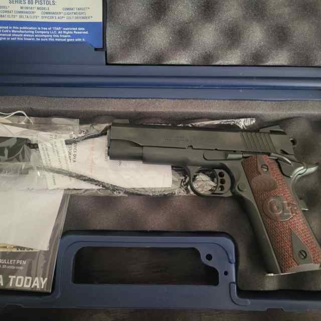 Colt commander 